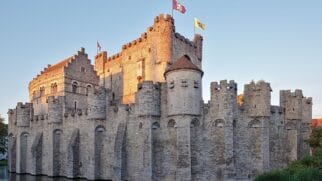 Castelos da Bélgica ficam próximos de Bruxelas e podem ser visitados em bate-voltas (Foto: Trougnouf (Benoit Brummer)/Wikimedia Commons)