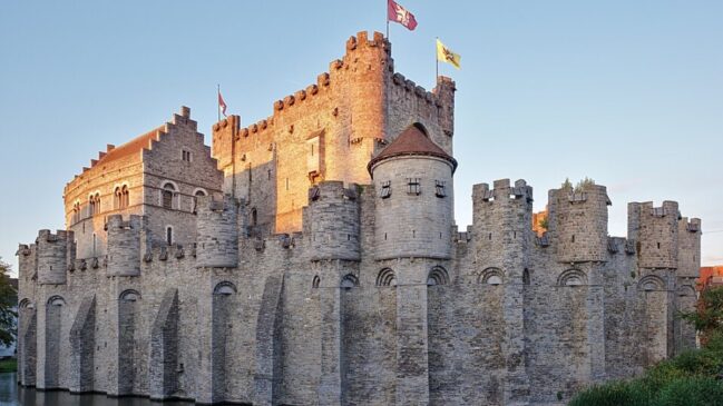 Castelos da Bélgica ficam próximos de Bruxelas e podem ser visitados em bate-voltas (Foto: Trougnouf (Benoit Brummer)/Wikimedia Commons)