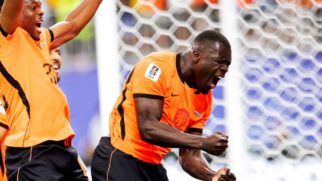 Holanda goleia a Suécia com dois gols de Brobbey