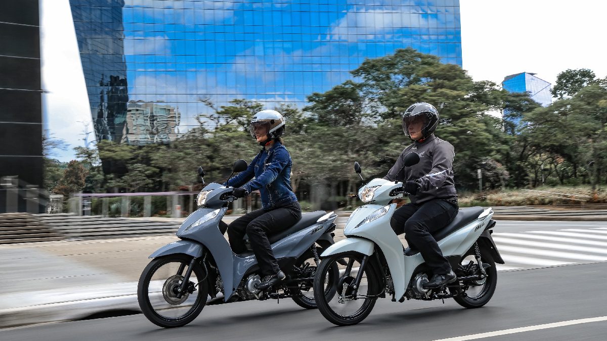 A Honda Biz estreou em 1998 evocando uma receita de sucesso reinterpretada de maneira inteligente. Herdeira
direta da pioneira Honda CUB, lançada em 1958/Divulgação