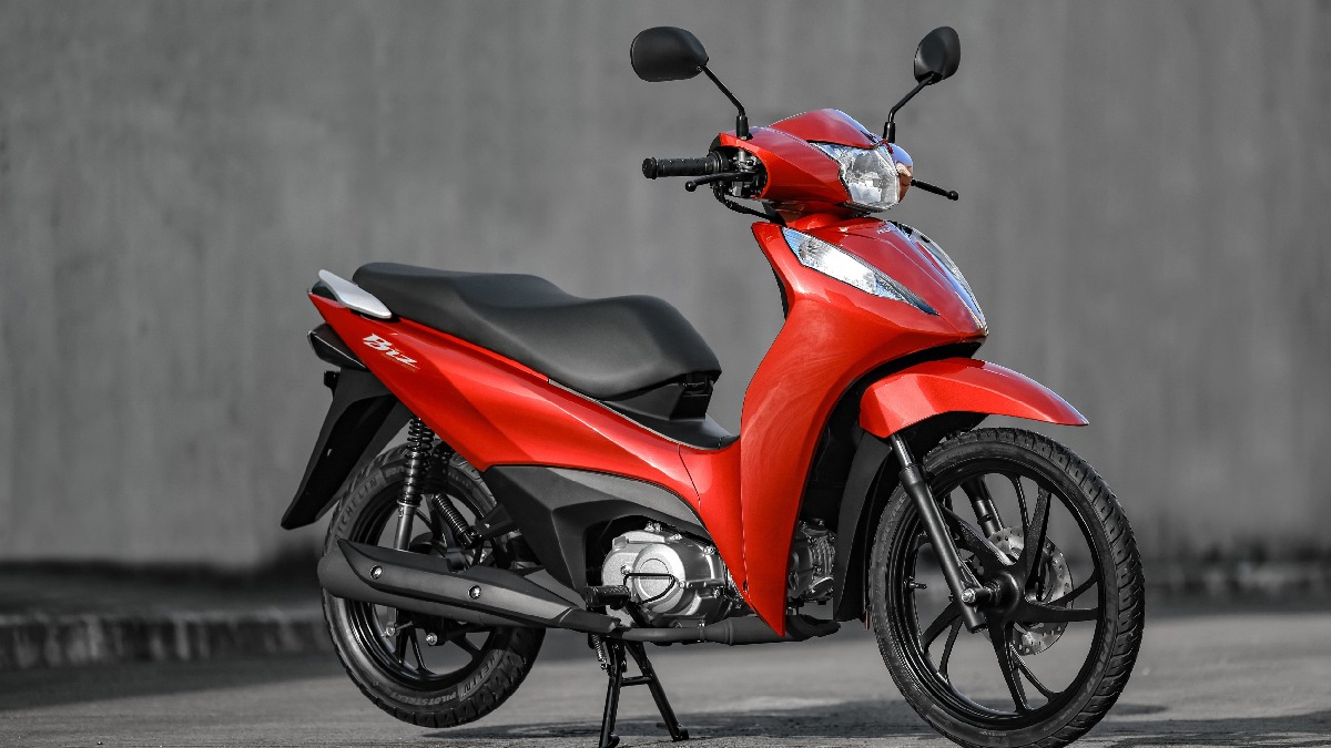 A Honda Biz estreou em 1998 evocando uma receita de sucesso reinterpretada de maneira inteligente. Herdeira
direta da pioneira Honda CUB, lançada em 1958/Divulgação