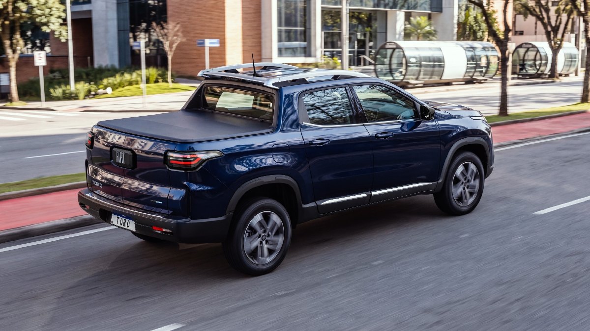 A Fiat Toro revolucionou seu segmento quebrando paradigmas, trazendo robustez e performance de uma picape com o conforto e as tecnologias de um SUV, tudo aliado a um design marcante/Divulgação