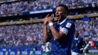 Kylian Mbappé marcou dois gols e se isolou na artilharia da França/Divulgação