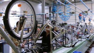 A categoria de bicicletas elétricas mantém sua trajetória de forte expansão/Divulgação