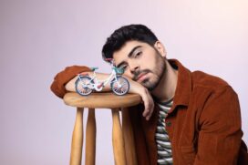 Com humor, sensibilidade e afeto, 'Donatello' acompanha a relação entre um neto e seu avô, propondo uma reflexão sobre aquilo que permanece mesmo quando as memórias começam a desaparecer