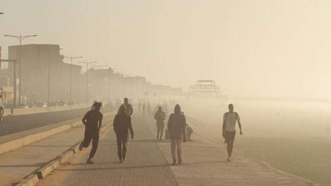 Embora ajude a regular o clima da Terra, a poeira do deserto também pode prejudicar a qualidade do ar em algumas regiões (Foto: Issiaga_Photography/ Wikimedia Commons)