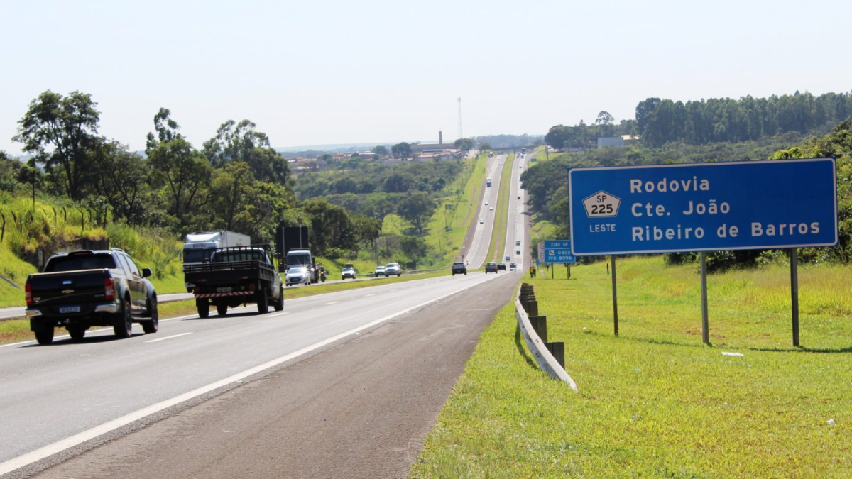 A rodovia SP-255 se destaca pela infraestrutura e pelas boas condições de circulação (Foto: Eixo SP)