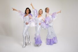 Com Claudia Netto, Totia Meireles e Gottsha, fenômeno 'Mamma Mia' retorna aos palcos de São Paulo