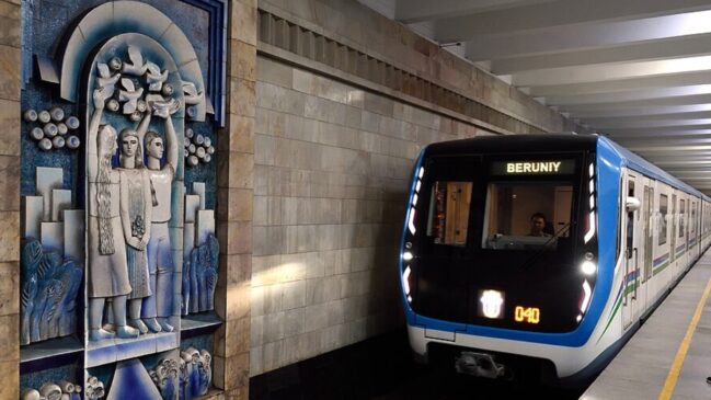 Adversário da Colômbia na estreia do Mundial, o Uzbequistão abriga um dos metrôs mais impressionantes do mundo (Foto: Tim Adams/Wikimedia Commons)