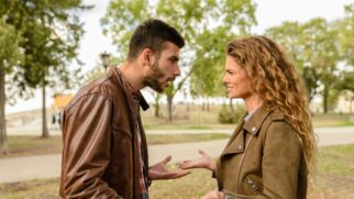 Conheça o verdadeiro significado de canções famosas antes de fazer sua dedicatória (Foto: Pexels)