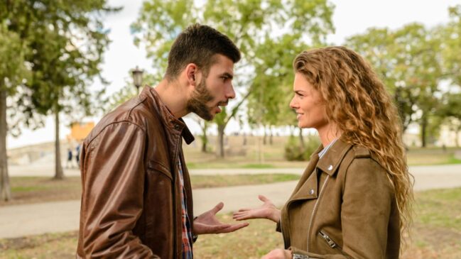 Conheça o verdadeiro significado de canções famosas antes de fazer sua dedicatória (Foto: Pexels)