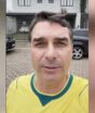 Flávio Bolsonaro lamenta não assistir ao jogo do Brasil ao lado do pai
