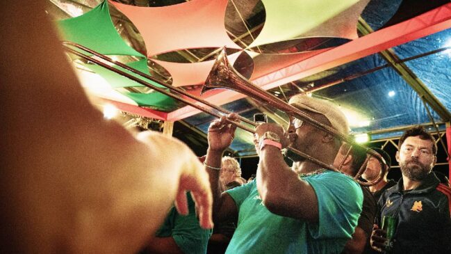 Trompetista durante o New Orleans Fest em São Sebastião no litoral de São Paulo