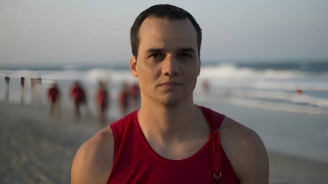 Wagner Moura estrelando Praia do Futuro