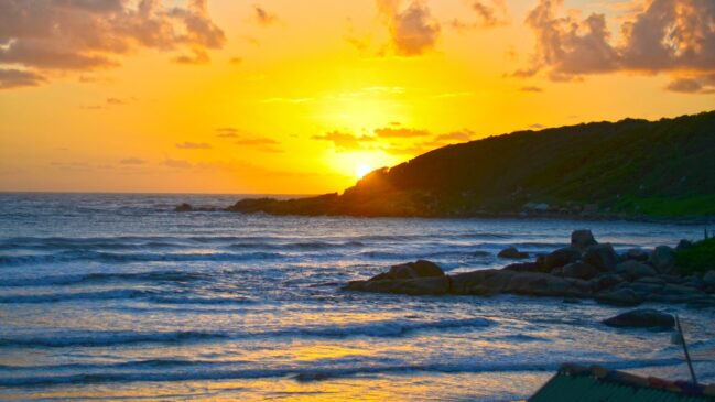 A Praia do Rosa, em Santa Catarina, também teve destaque na lista (Foto: Rafael Simões de Castro/Wikimedia Commons)
