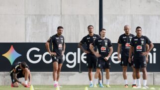 Jogadores da seleção brasileira em New Jersey treinando para Copa do Mundo
