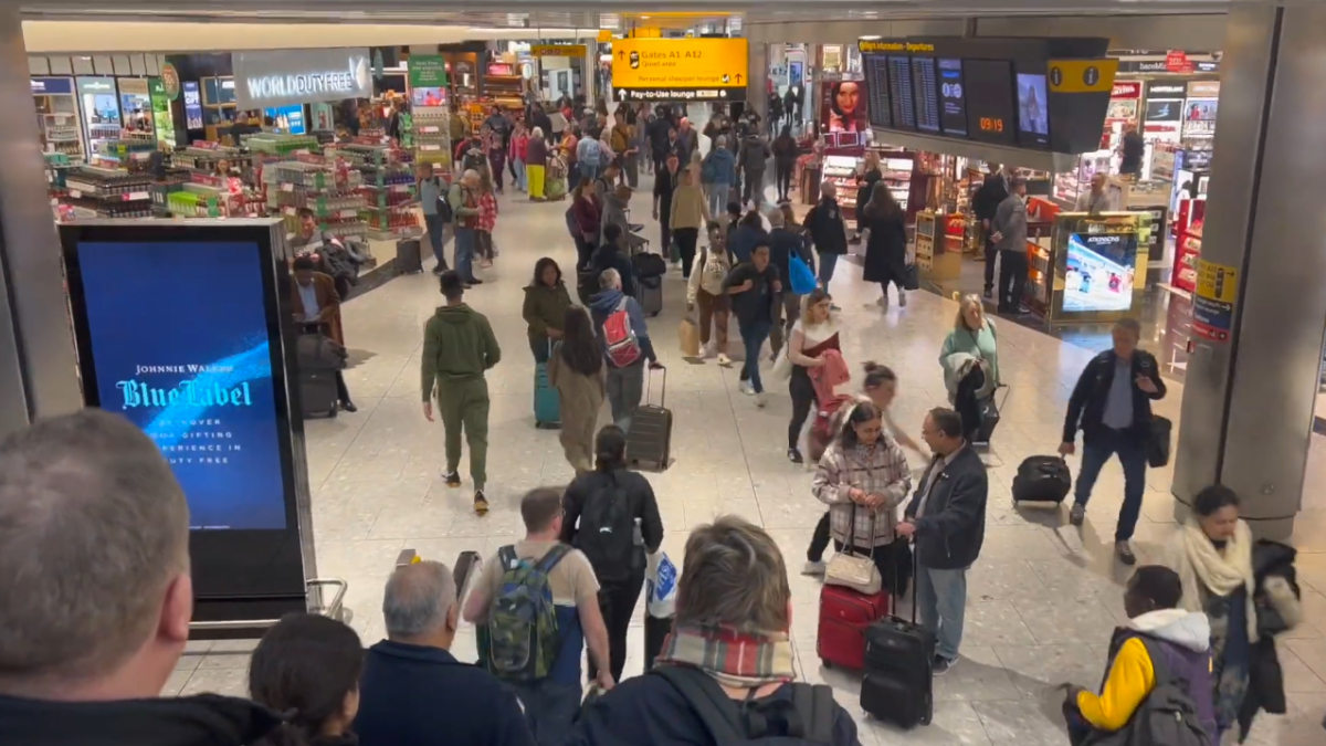 Áreas comerciais, restaurantes e lounges exclusivos ajudam a transformar a experiência dos viajantes que passam por Heathrow todos os dias (Reprodução: YouTube)