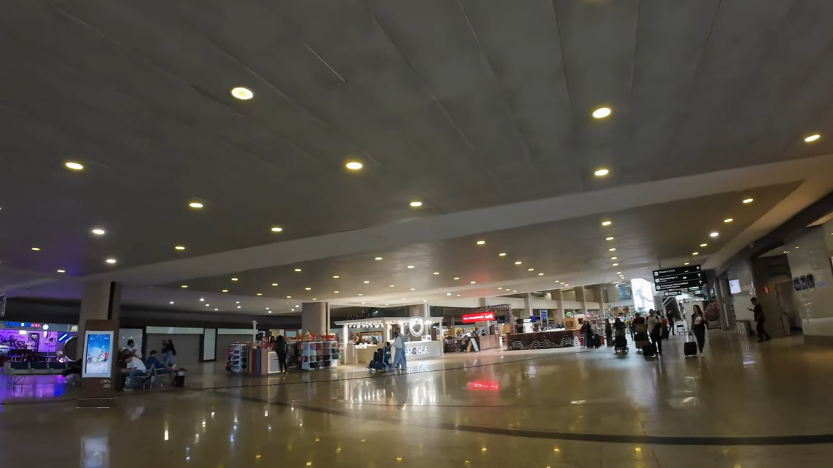 Terminal de Confins combina eficiência operacional e crescimento da malha aérea, atraindo cada vez mais passageiros (Reprodução/YouTube)