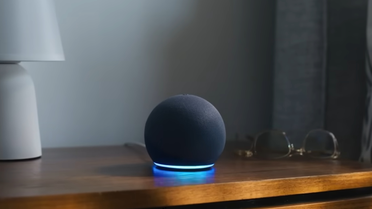 Caixa de som inteligente do Google aposta em IA avançada para competir diretamente com os dispositivos da linha Echo, da Amazon (Reprodução: YouTube)