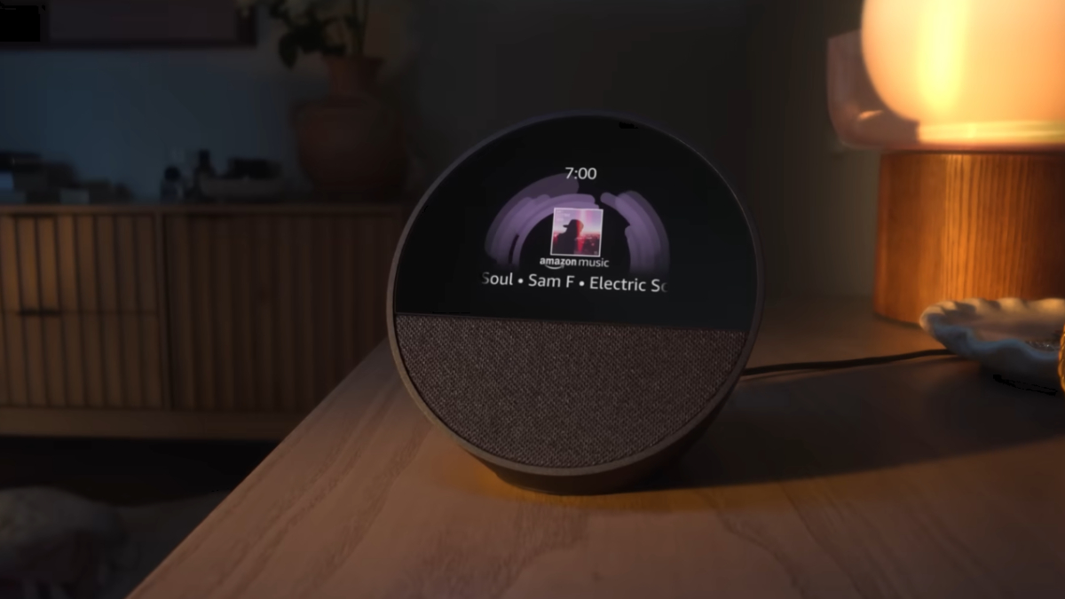 Com Gemini embarcado, dispositivo marca uma nova fase dos assistentes virtuais e eleva a disputa com a Alexa (Reprodução: YouTube)