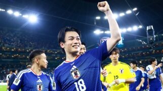 Seleção do Japão comemora vitória diante da Tunísia na Copa do Mundo