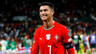 Cristiano Ronaldo em campo pela seleção de Portugal em jogo