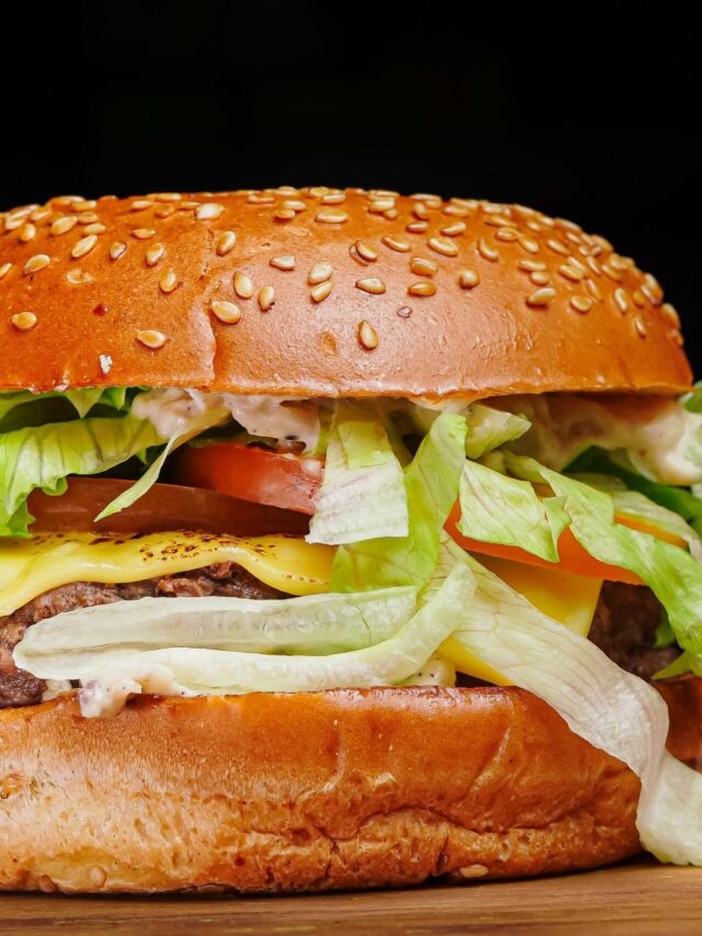 Adeus fast-food: hambúrguer fitness feito em casa conquista pelo sabor