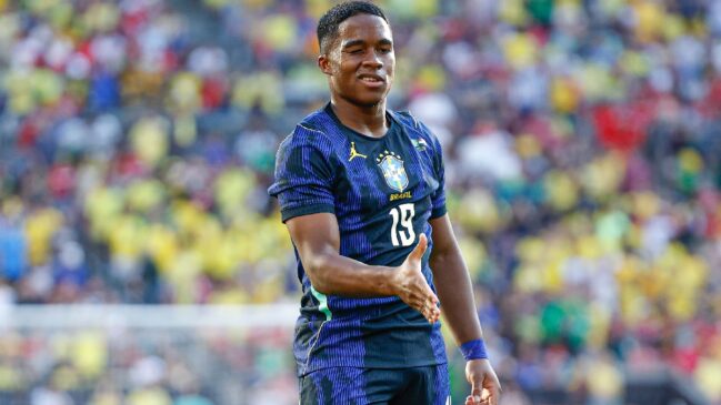 Endrick jogando pela Seleção Brasileira