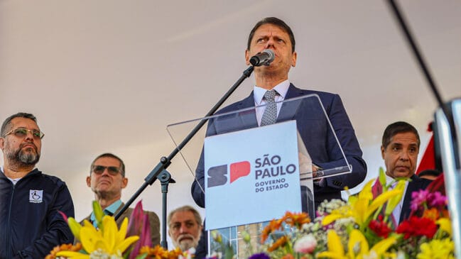 Governador Tarcísio de Freitas na formatura da Polícia Militar