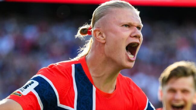 Erling Haaland celebrando um de seus gols pela Noruega na Copa do Mundo