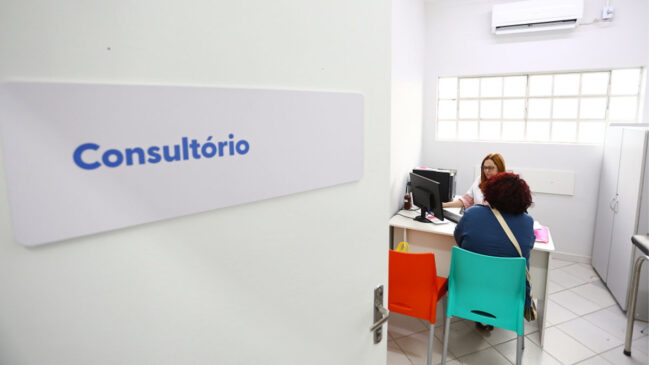 Principal orientação é para que pacientes com sintomas leves ou nos primeiros dias da doença procurem as Unidades Básicas de Saúde (UBSs) Resolve Foto: Claudio Vieira/PMSJC