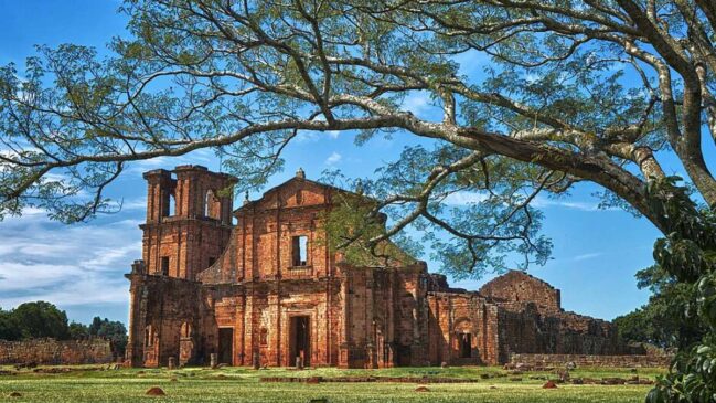 Paisagens impressionantes, formações rochosas e sítios arqueológicos fazem do destino um dos lugares mais fascinantes do Sul do Brasil (Foto: Jefferson Bernardes – MTUR Destinos/Wikimedia Commons)