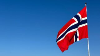 Noruega fascina com o fenômeno do sol da meia-noite, pratos exóticos e lendas de trolls que moldam a identidade nórdica. (Foto: Pexels)