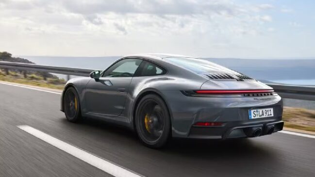 Um Porsche 911 GTS