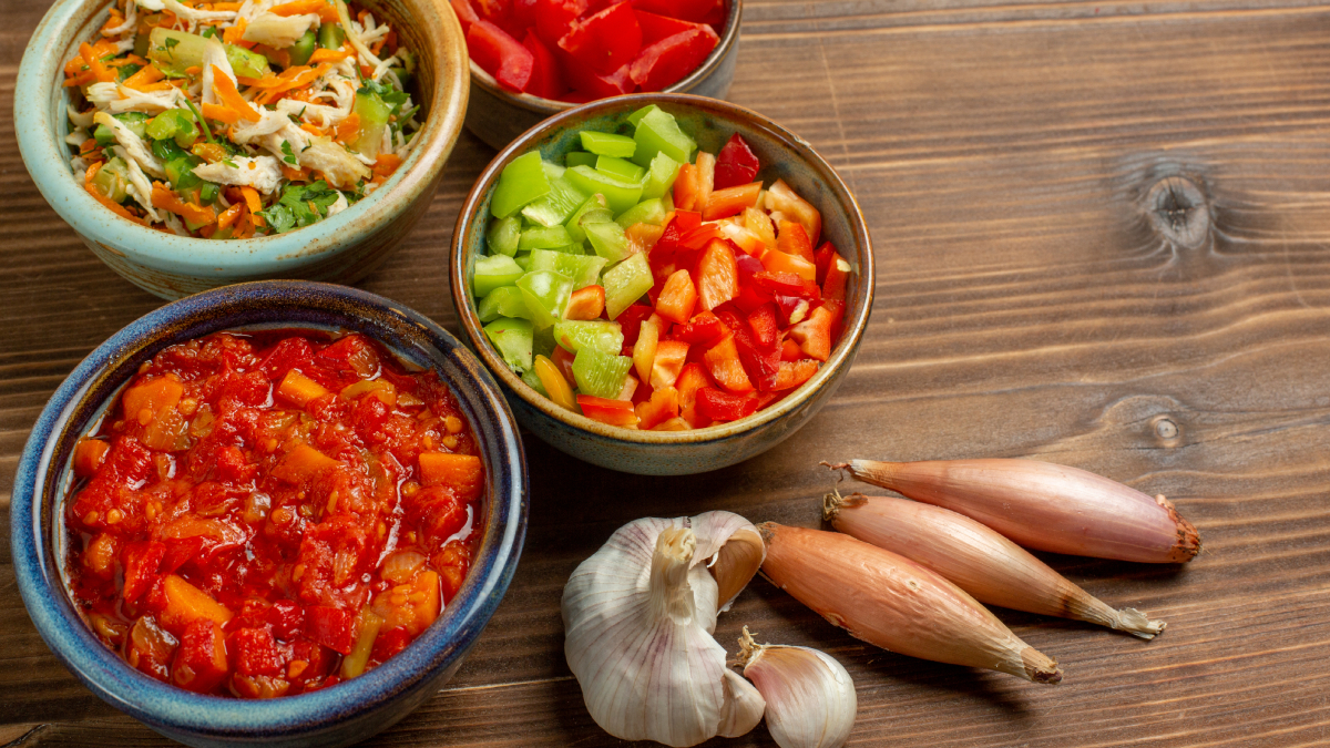 Com ingredientes simples, a receita rende bastante e acompanha diversos petiscos (Foto: Freepik)