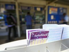 Lotofácil é uma modalidade simples das Loterias Caixa em que o apostador escolhe entre 15 e 20 números/Marcelo Camargo/Agência Brasil