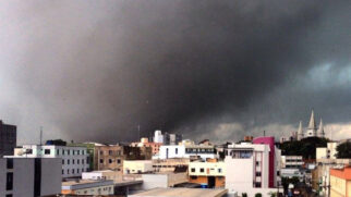 Tornados já deixaram um rastro de destruição em diferentes estados brasileiros, especialmente na Região Sul (Reprodução: RBS TV)