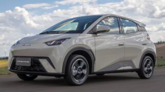BYD Dolphin Mini lidera venda de eletrificados 2026