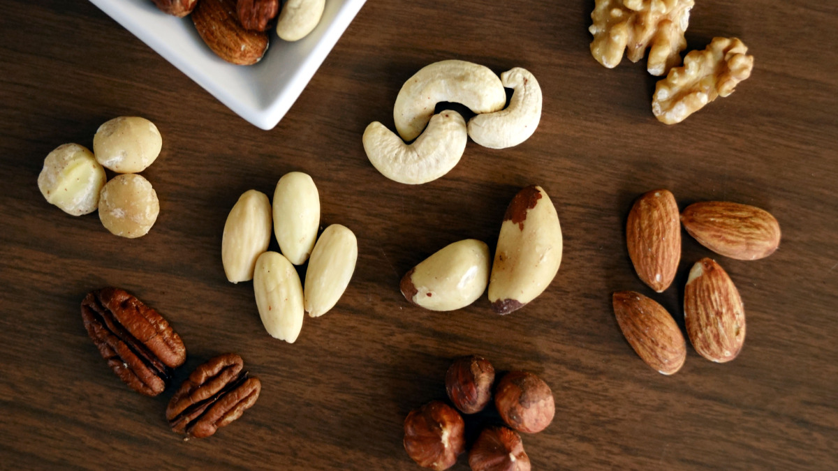 A alimentação influencia diretamente a saúde do couro cabeludo e pode ajudar a diminuir a queda dos fios (Foto: Marta Branco/ Pexels)