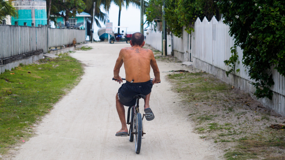 A pequena ilha de Caye Caulker virou um dos destinos mais desejados por quem busca um Caribe sem multidões (Foto: IslandHopper X/ Pexels)