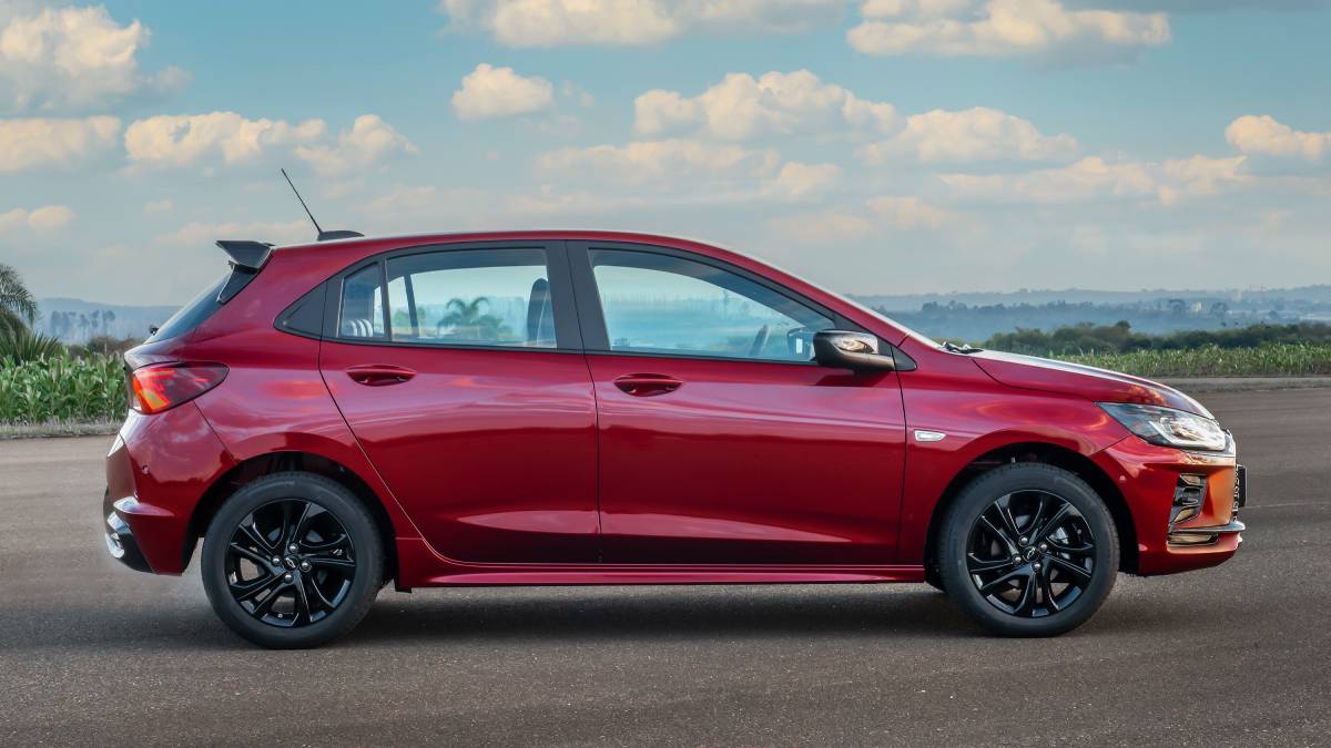 Chevrolet Onix RS em Vermelho Scarlet metálico