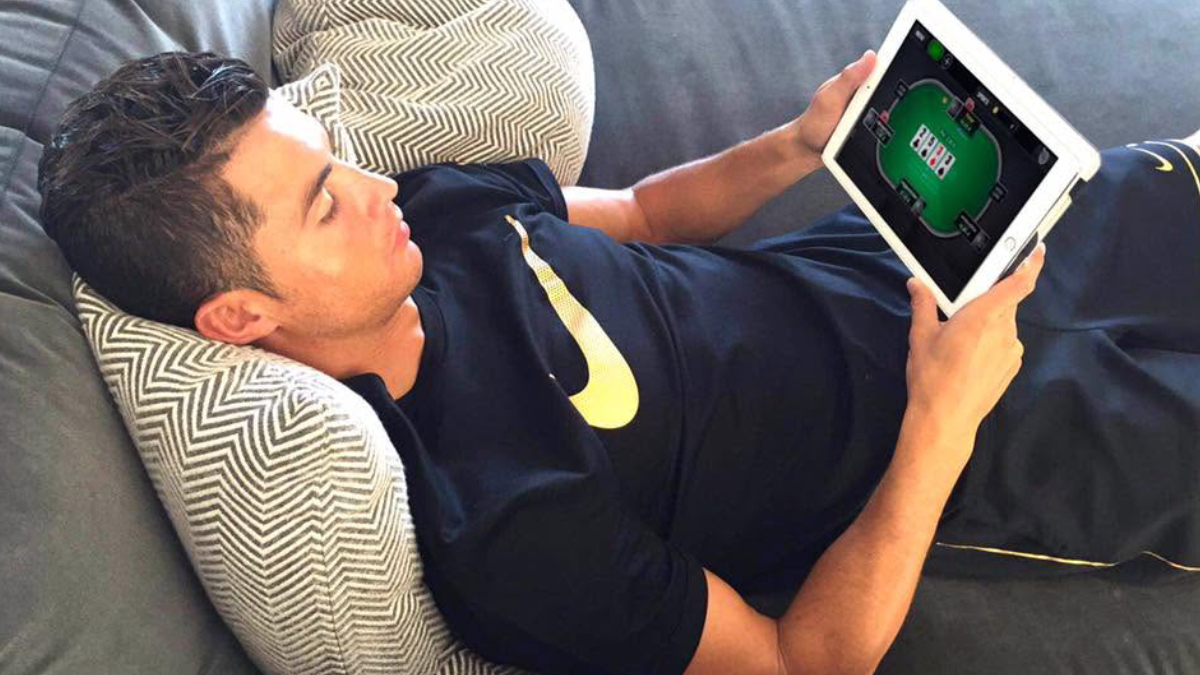 Cristiano Ronaldo já participou de campanhas ligadas ao poker e destacou a importância da estratégia e da concentração no jogo (Reprodução: Redes Sociais)