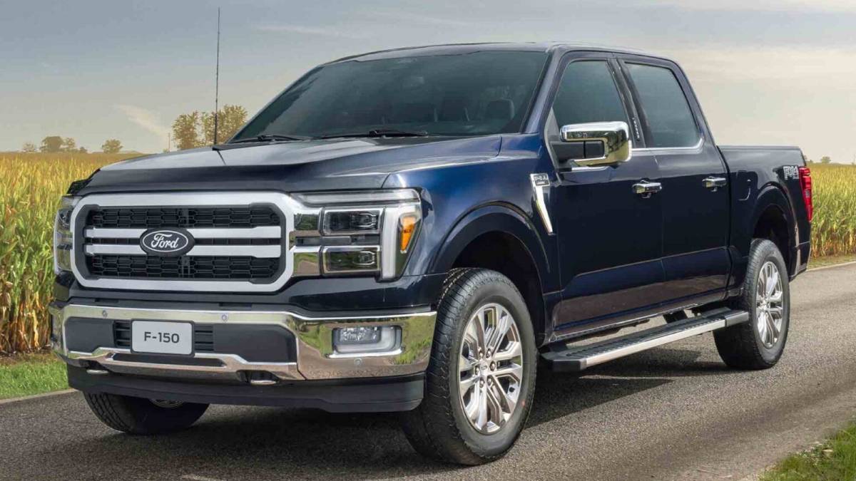 Ford F-150 Lariat no asfalto