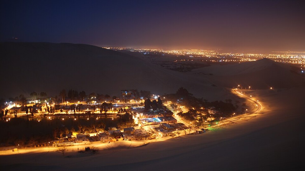 Huacachina deserto de Ica Peru (Foto_ Jeff V e Tyler Depke_Wikimedia Commons)