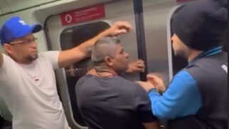 Passageiros forçam abertura em trem da Linha 12-Safira/MyHoodBr