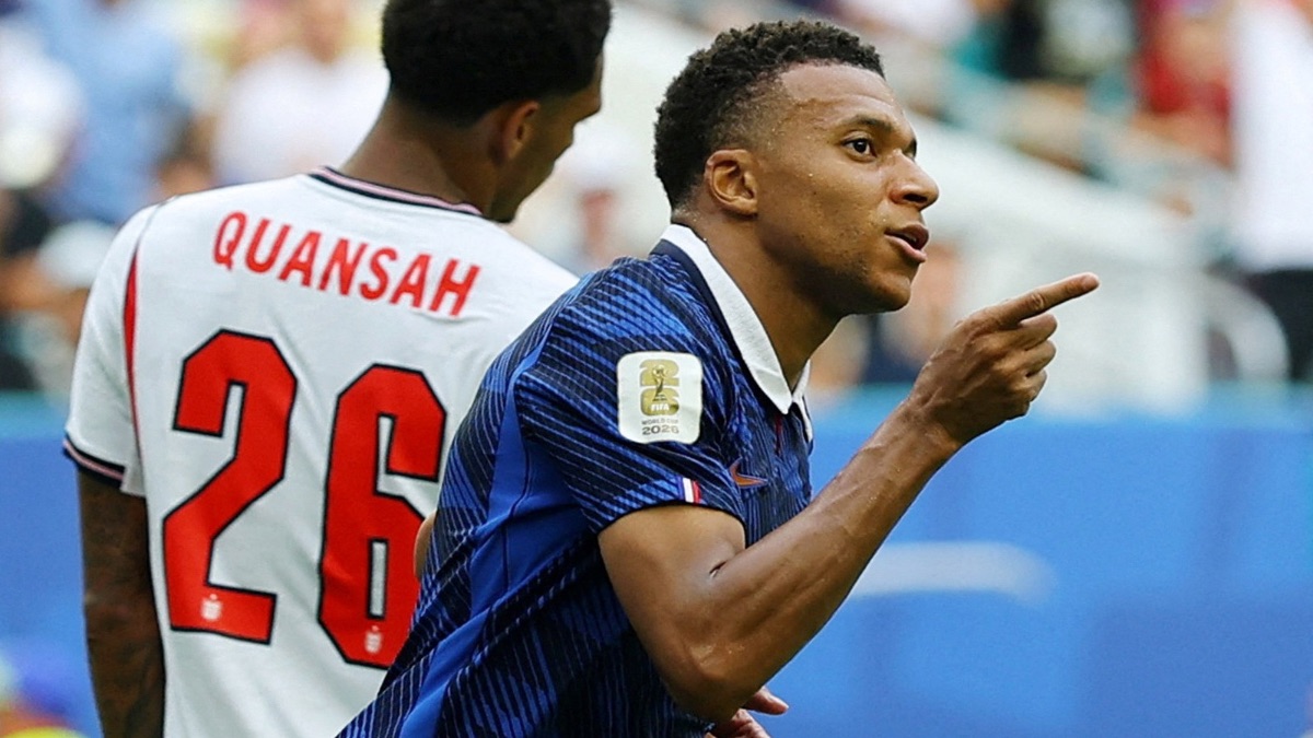 Kylian Mbappé comemora gol contra a Inglaterra que o coloca como maior artilheiro das Copas do Mundo