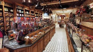 Entenda como a história, o processamento dos grãos e a legislação ajudaram a transformar o chocolate belga em referência mundial (Foto: Thaler Tamas/ Wikimedia Commons)