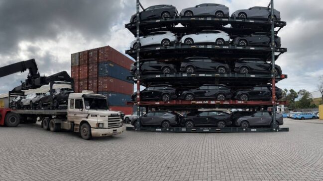 Novo lote de carros da GAC trazido para o Brasil