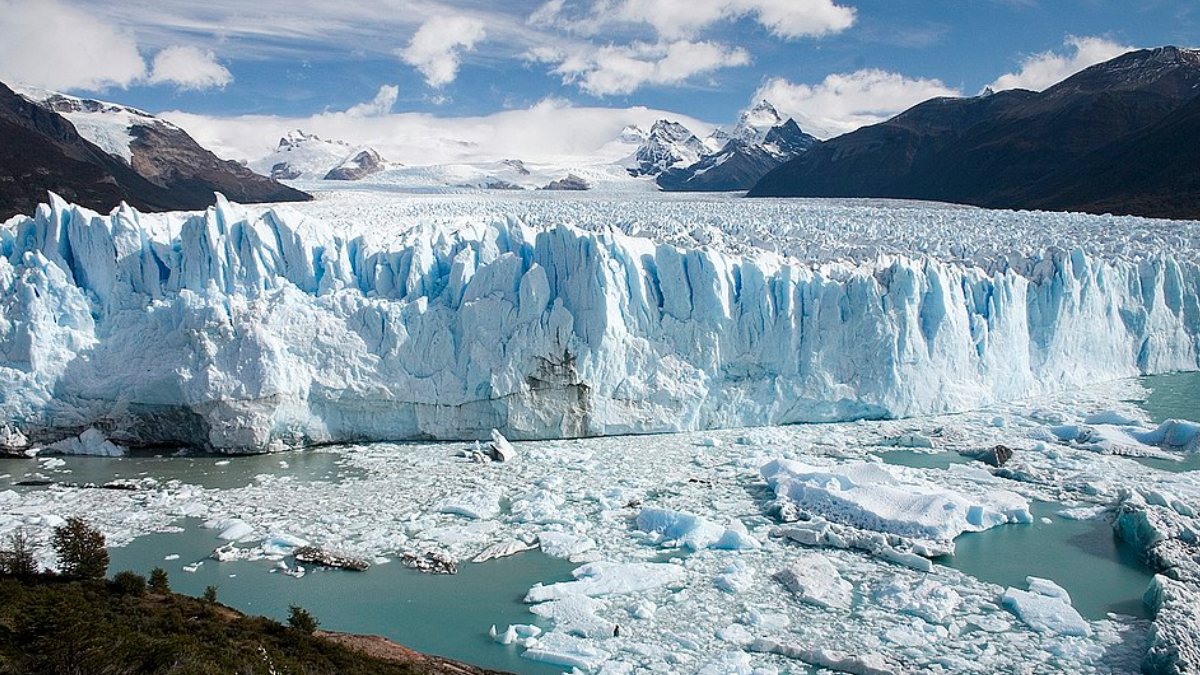 O frio histórico na Patagônia deixou paisagens completamente congeladas e exigiu alerta para a população local (Foto: Luca Galuzzi/ Wikimedia Commons)