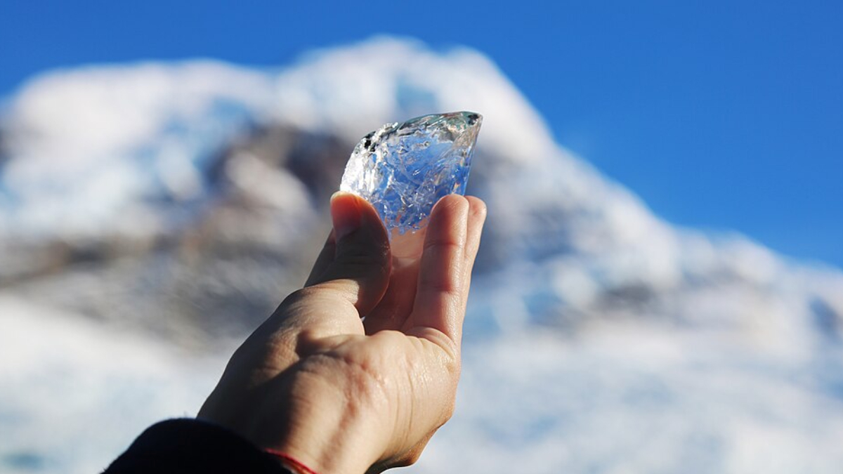 Lagos e rios congelados evidenciam a força da onda polar que atingiu a Patagônia com temperaturas extremas (Foto: Flowcomm/ Wikimedia Commons
